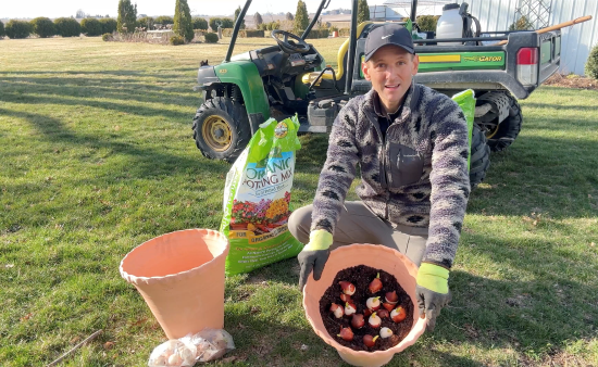 Kaleb Wyse with Espoma Organic Potting Mix